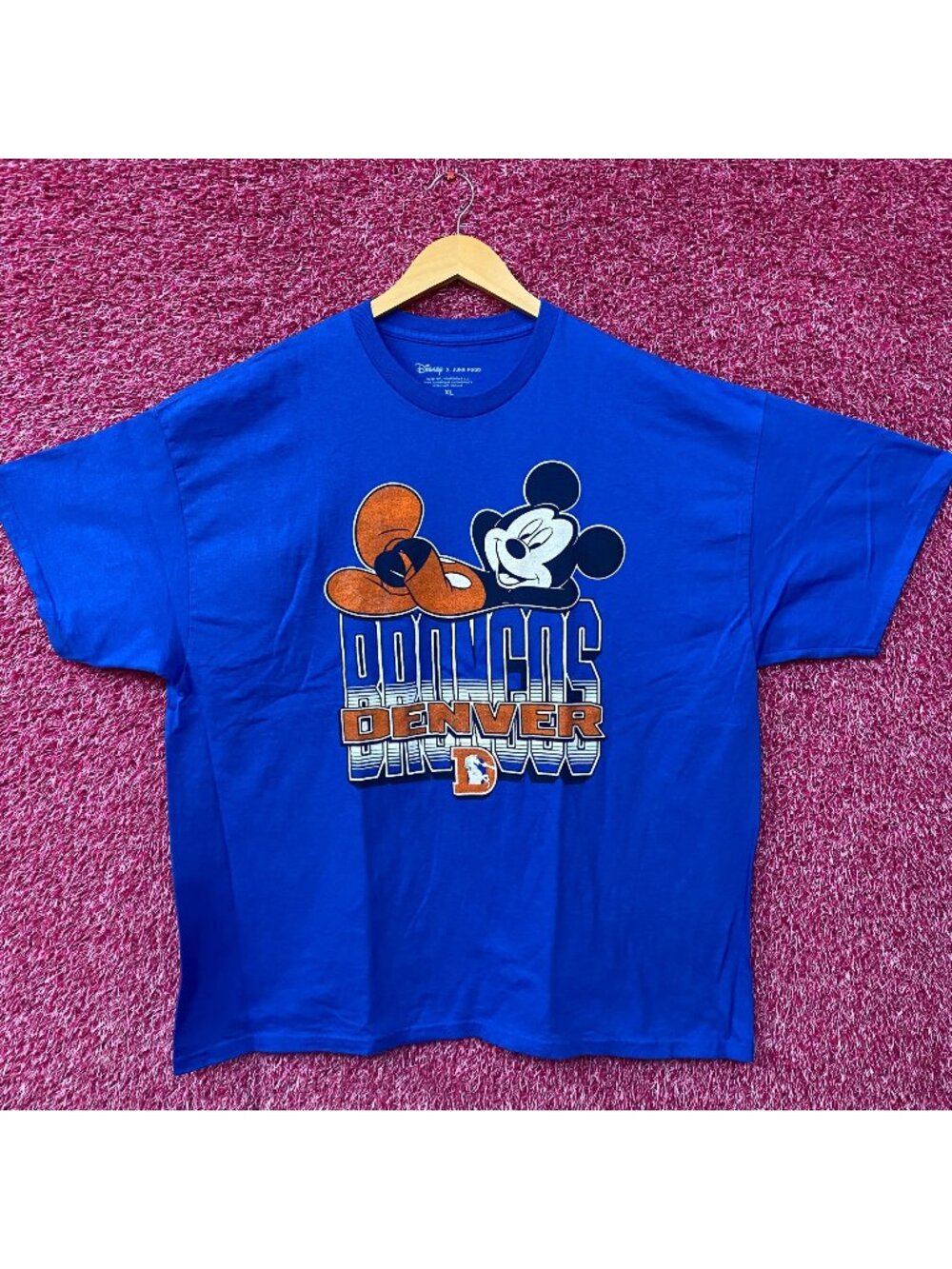 Disney x Junk Food Denver Broncos Mickey Mouse Kick Back T-Shirt XL